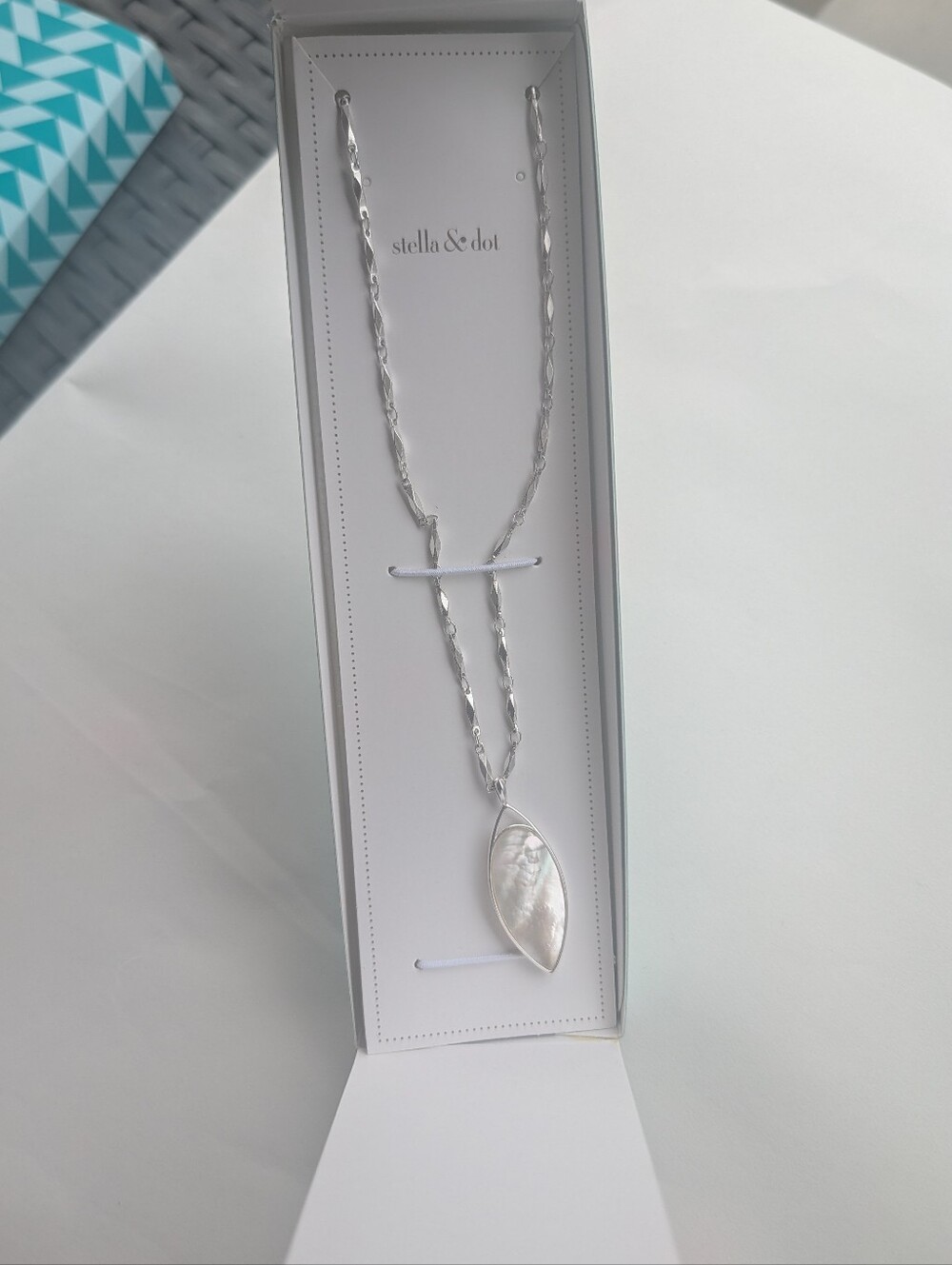 Stella & Dot Silver Leaf Mother-of-Pearl Pendant Necklace